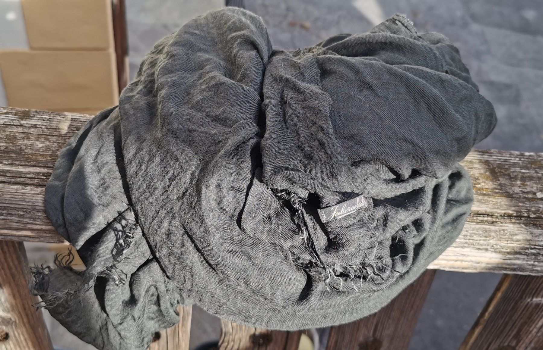 Faliero Sarti Foulard & Sciarpe: Faliero Sarti  Schal – Nuovo (secondo la descrizione) da Naters venduto da felizb60 1