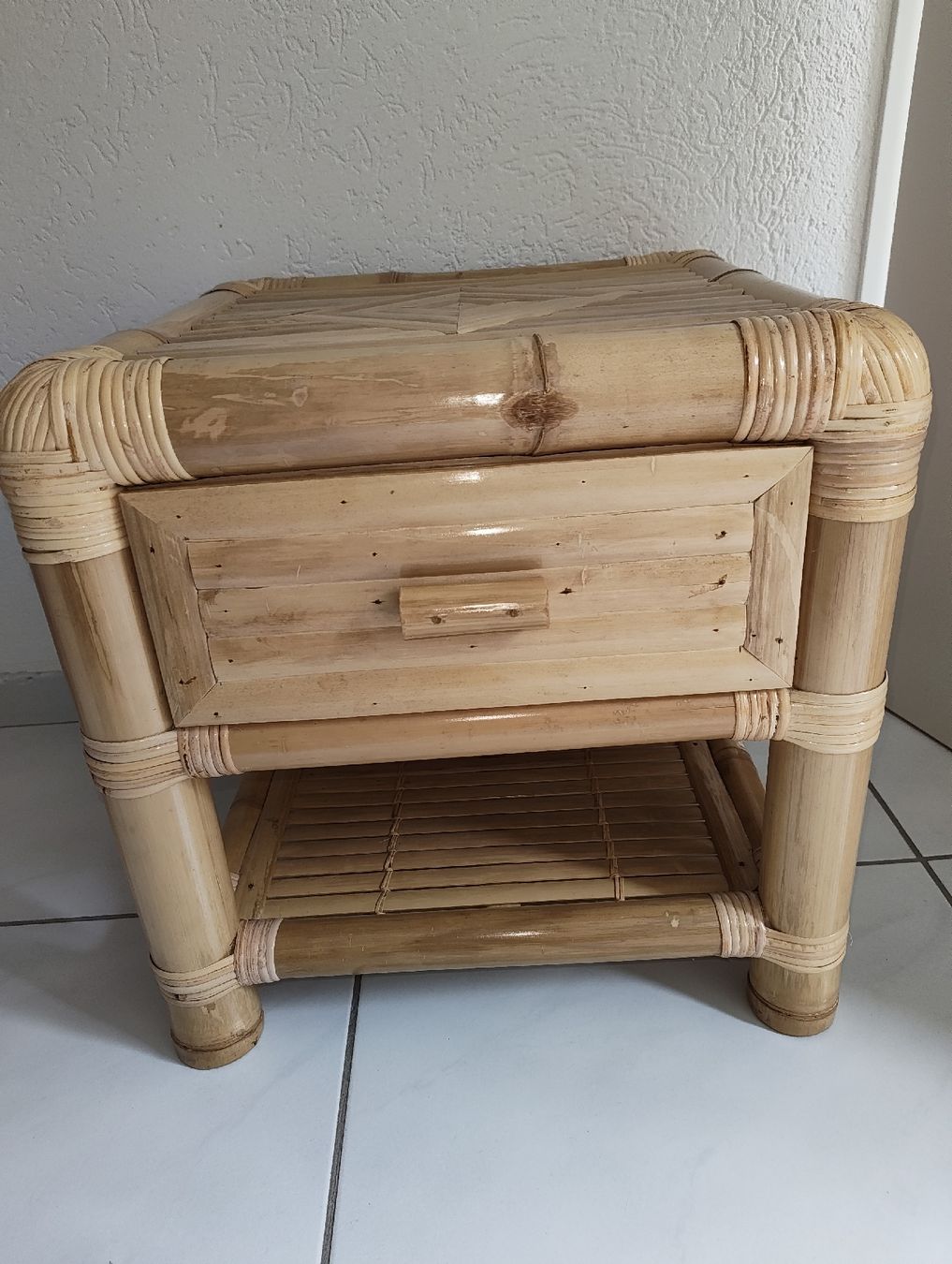 Tables de nuit: 2 Bambus Nachttischchen – D'occasion à Ebikon par Feanina