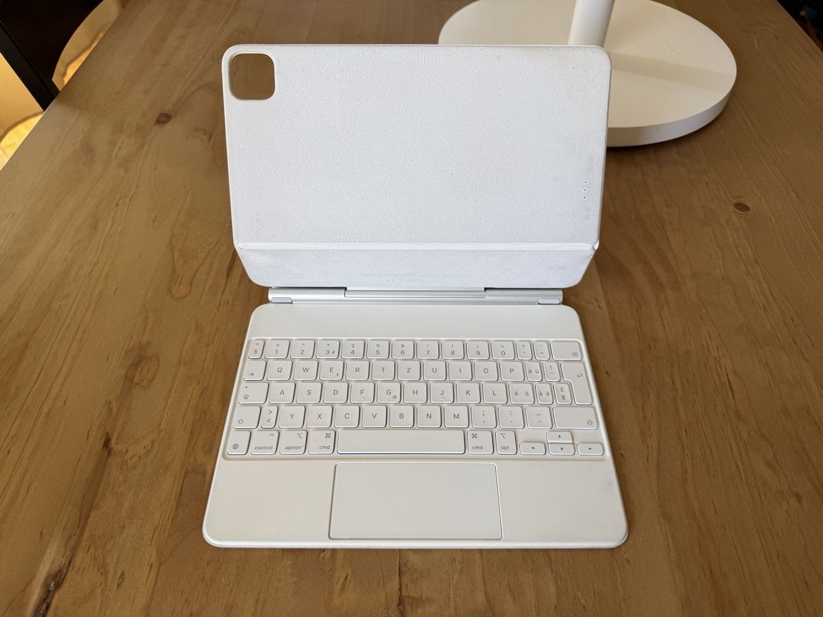 Apple Tastiere: Apple Magic Keyboard iPad Pro 11" (1st, 2nd, 3rd & 4th Gen) – Usato da Carouge GE venduto da yanishagen