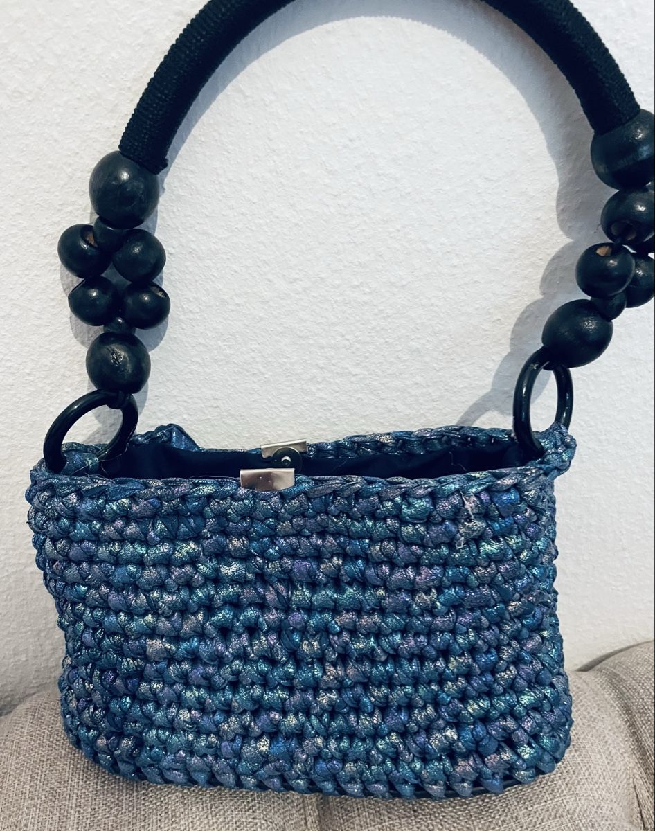 Borse da donna: blaue Tasche glänzend mit Holzperlen! Neu – Nuovo e nell'imballaggio originale da Au ZH venduto da Jaggy4 4