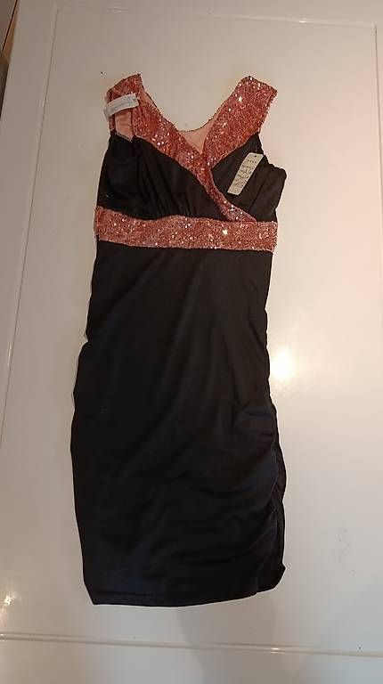 Vestiti: Kleid Gr. S – Usato da Bürglen UR venduto da Uri1991