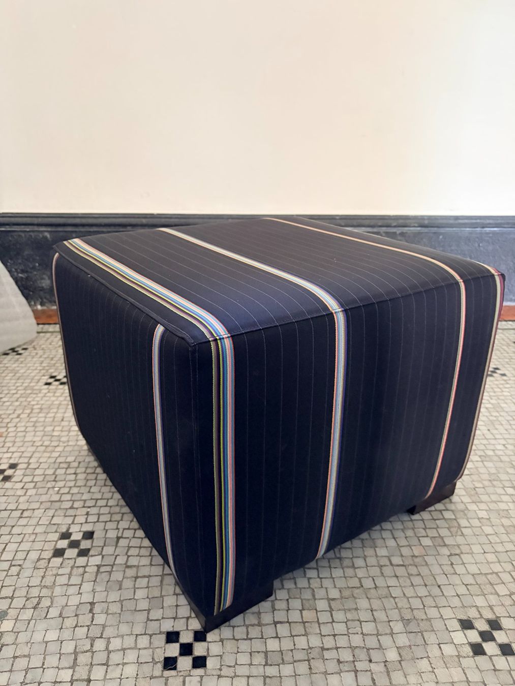 Sgabelli: Poufs en tissu Paul Smith – Usato da Lausanne venduto da fso_8vh8