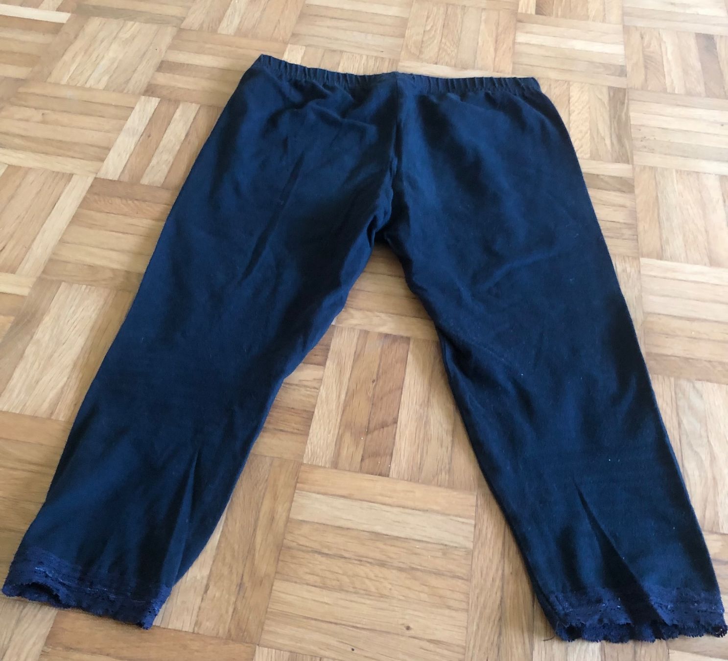Strümpfe & Strumpfhosen: Kinder schwarze 7/8 Leggins, Gr. 140 – Gebraucht aus Adliswil von Myxin 1