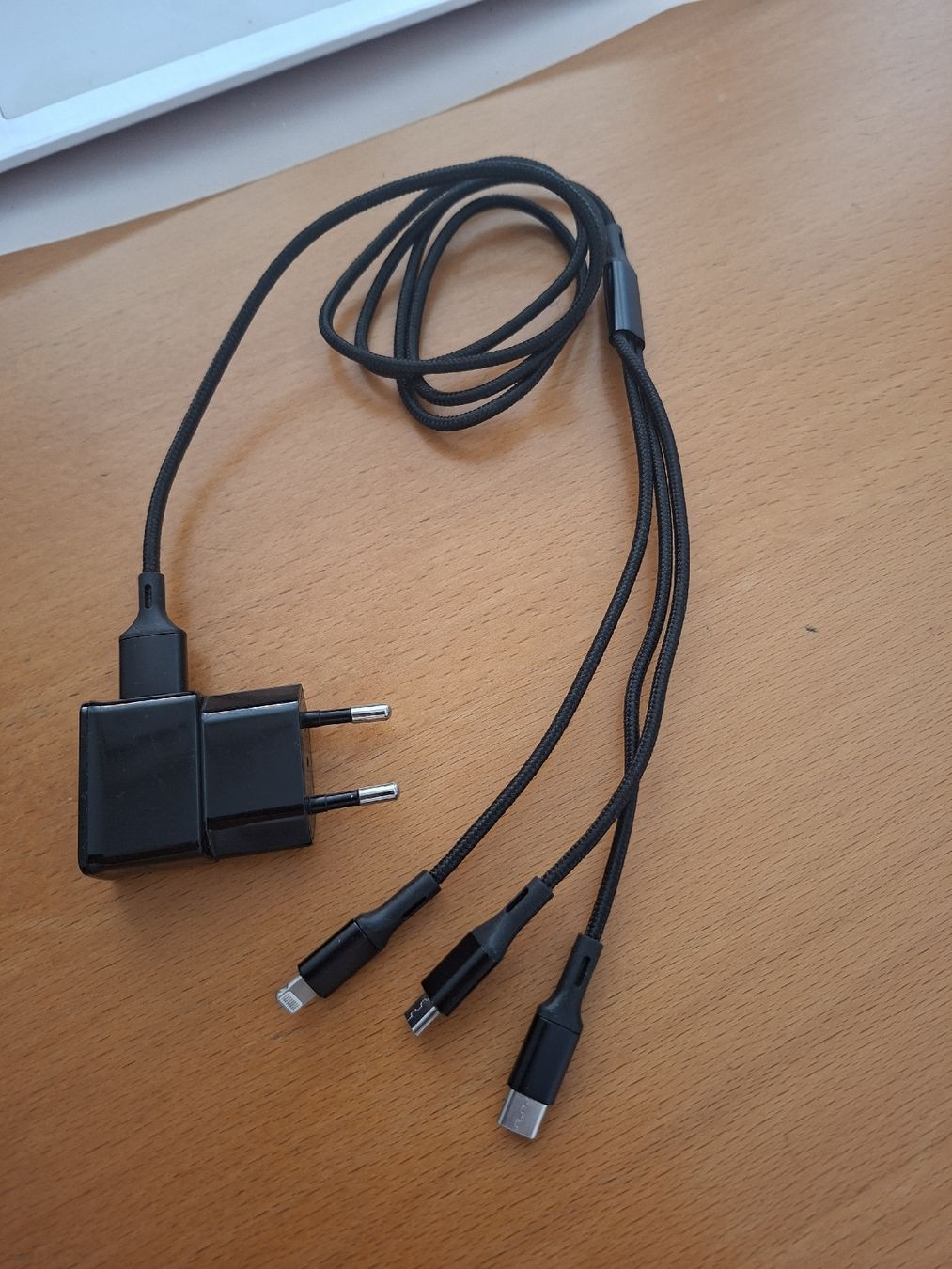 Samsung Caricabatterie: USB Ladegerät 3-fach Kabel Schwarz – Usato da Uster venduto da mak_mw2n 1