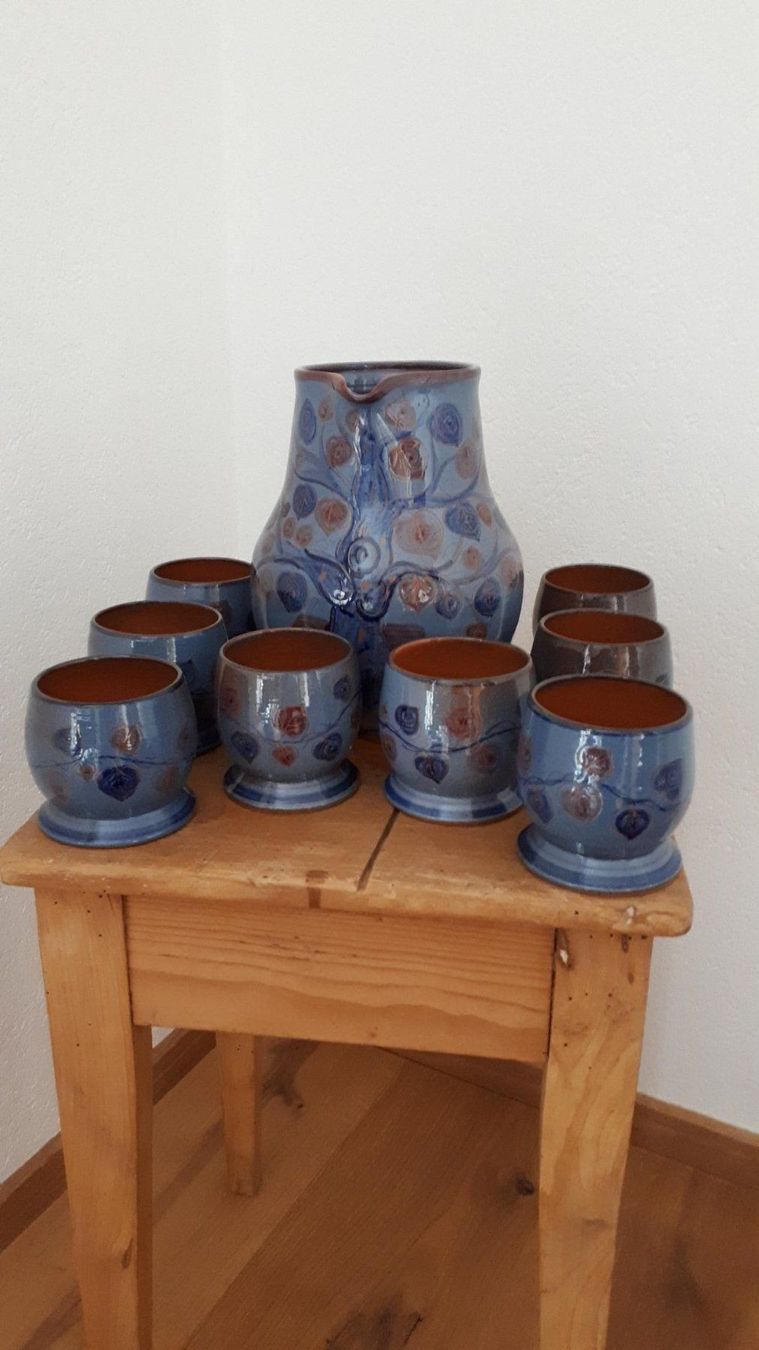 Set di piatti: Saftkurg mit 8 Bechern handgetöpfert – Usato da Montlingen venduto da Giardini13