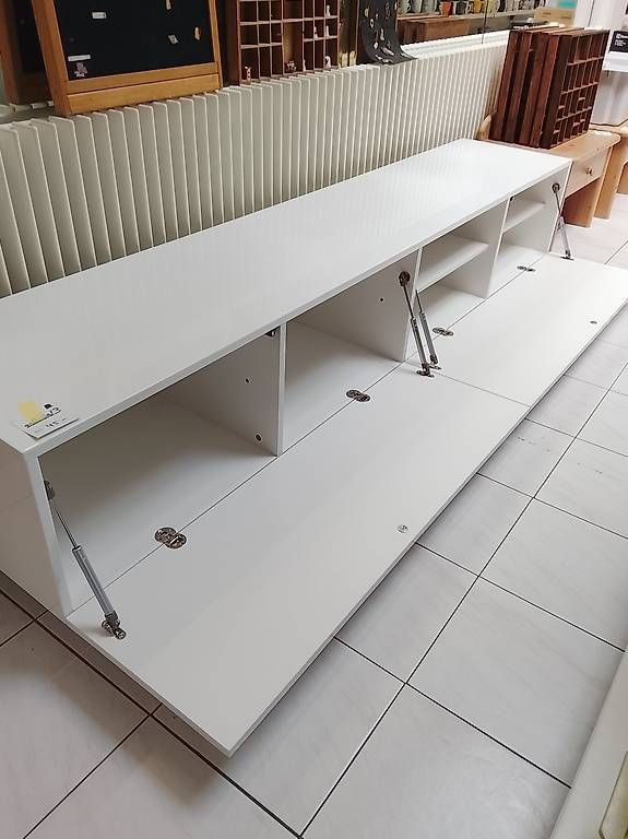 TV Möbel: Lowboard TV Möbel Hochglanz in Weiss – Gebraucht aus Neuhausen am Rheinfall von galleria13 1