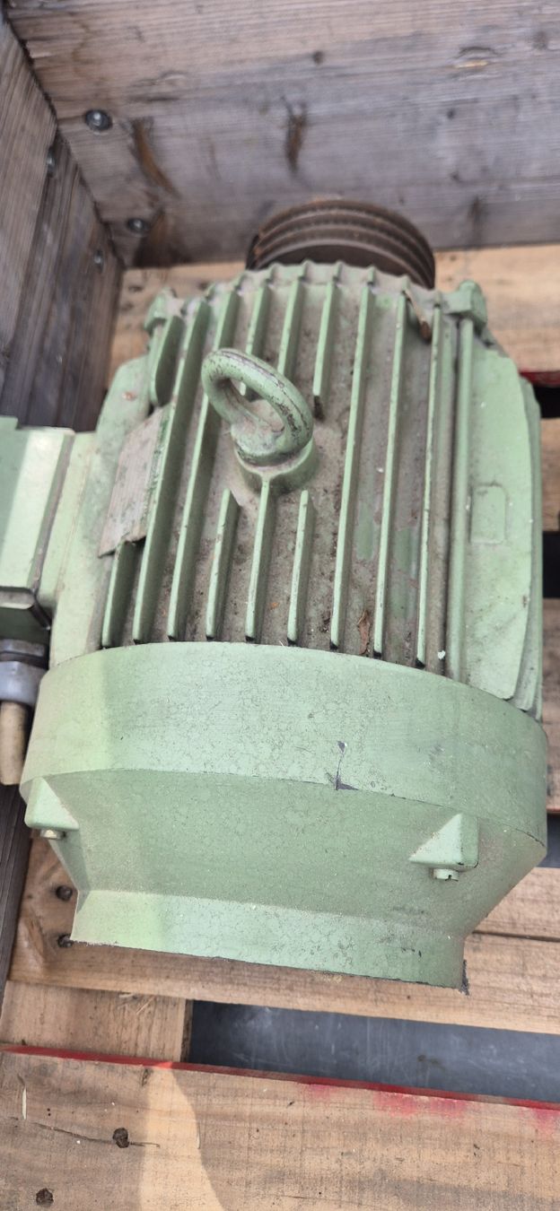 Moteurs: moteur electr. 5,5kW – D'occasion à Berlens par ETE68 1