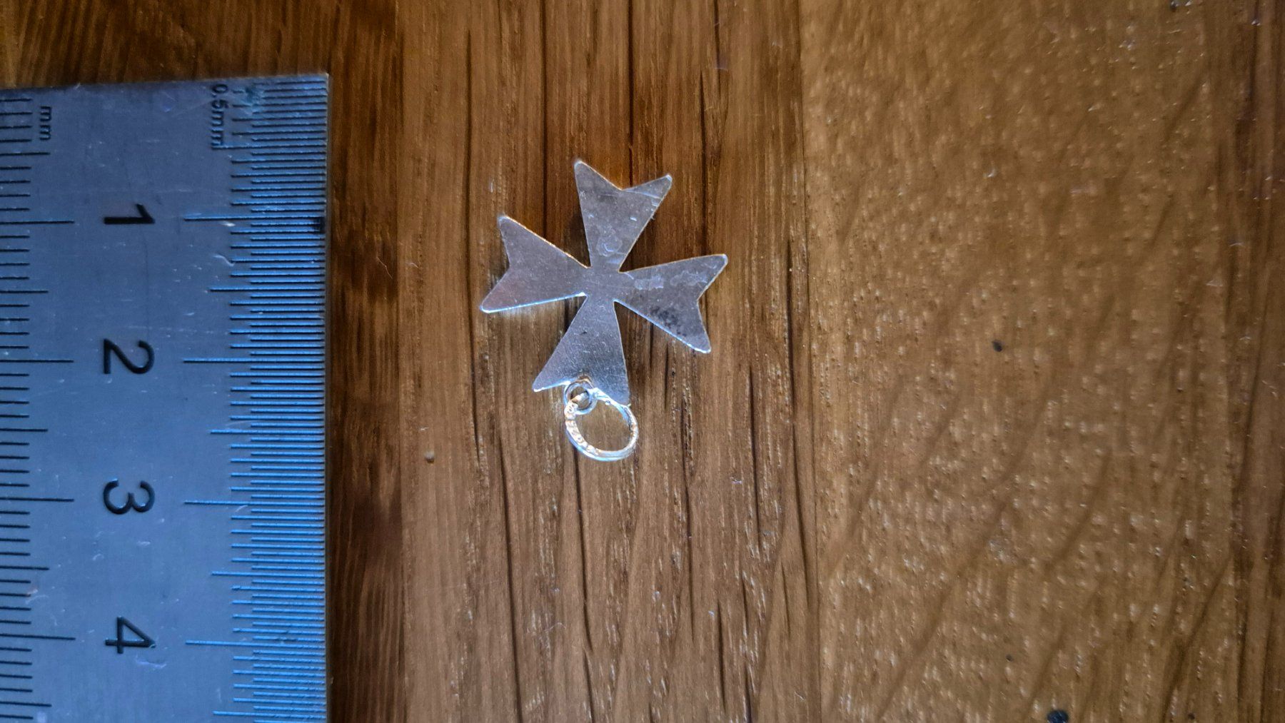Ciondoli: pendentif croix de malte – Usato da Mervelier venduto da marbre75 1