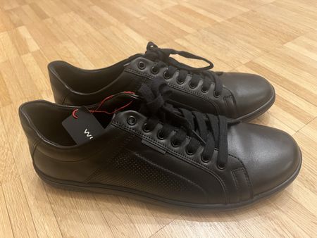 Neue schwarze Lederschuhe, Grösse 45