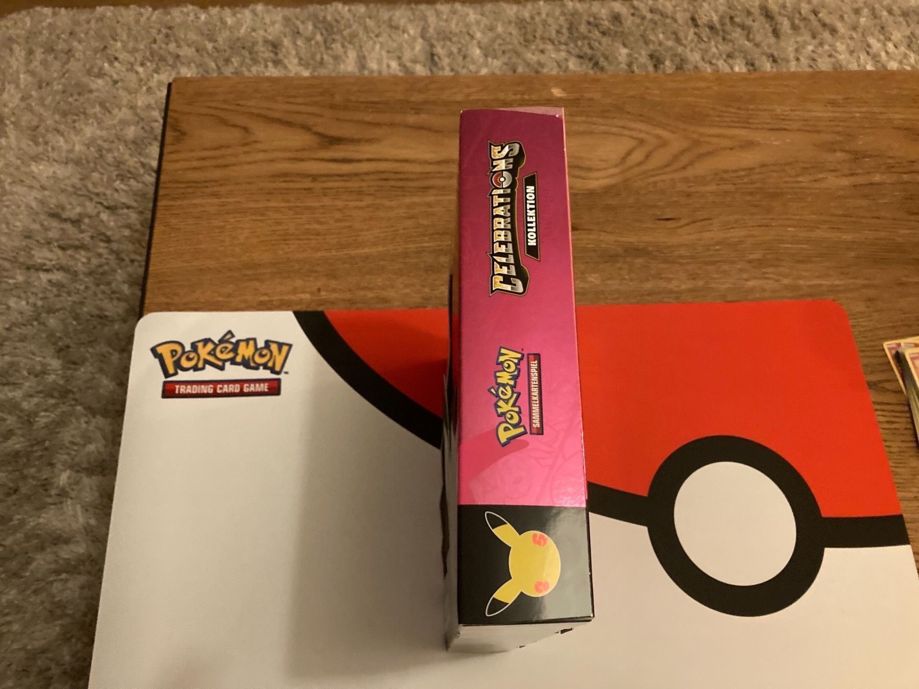 Pokémon Sammelbilder & Trading cards: Pokemon Celebrations Dunkles Feelinara V – Gebraucht aus Küssnacht am Rigi von Ebikoner 5