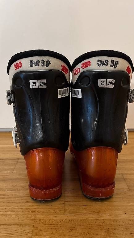 Salomon Scarpe per ragazzi: Salomon Skischuhe Grösse 25 – Usato da St. Gallen venduto da MGBA 2