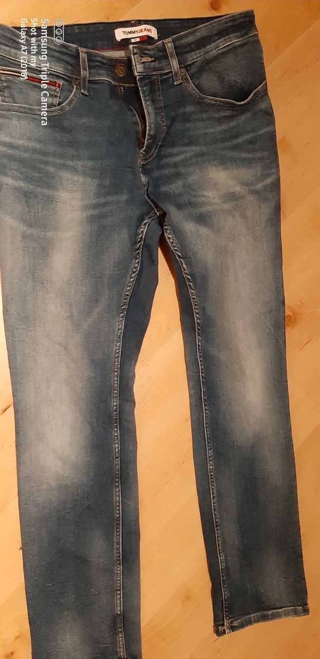 Tommy Hilfiger Jeans: TommyJeans W31 L30 Scanton Slim – Gebraucht aus Safenwil von ang_x8dm