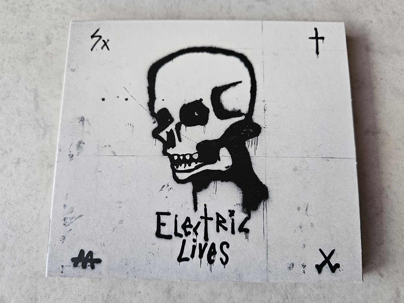 CD: Go Go Berlin  -  Electric Lives – Usato da Schneisingen venduto da backstore24