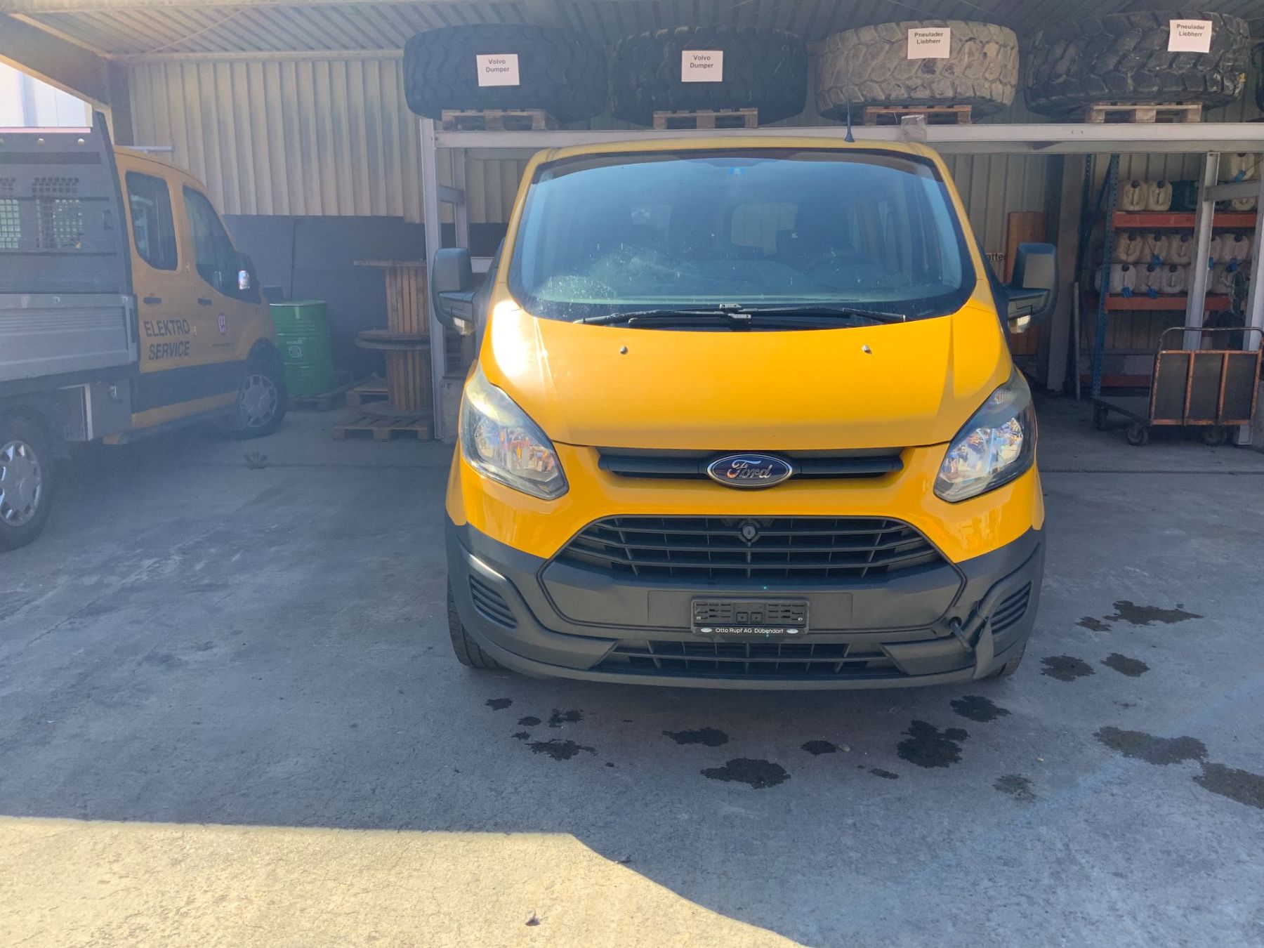 Ford Véhicules utilitaires: Ford Transit Custom 9 Plätzer Bus – Défectueux à Regensdorf par MAGZH 4