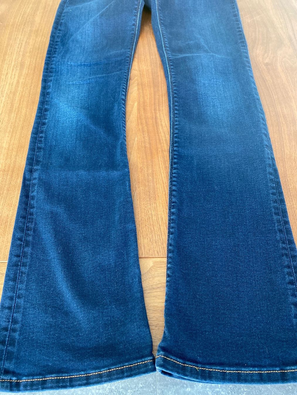 Replay Jeans: Jeans Damen von Replay Grösse 27/32 – Usato da Schwyz venduto da Trofana 1