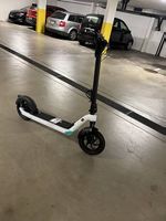 E-Scooter 500 W, Batterie abnehmbar / abschliessbar