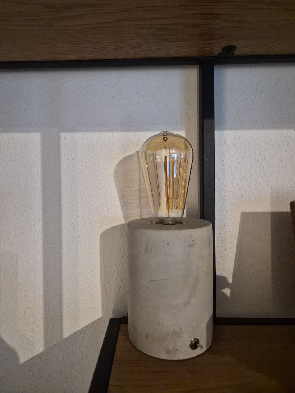 Lampen: Concrete Table Lamp Edison Bulb Good Condition – Neu (gemäss Beschreibung) aus Maur von Sofi___