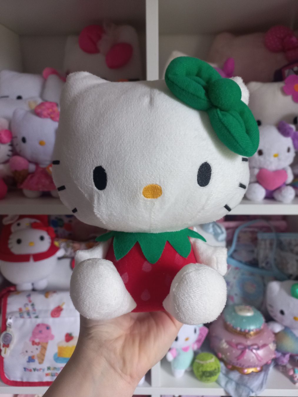 Hello Kitty Giocattoli: Hello Kitty Plüschtier - Sanrio – Usato da Wangen b. Olten venduto da SecondStory4u