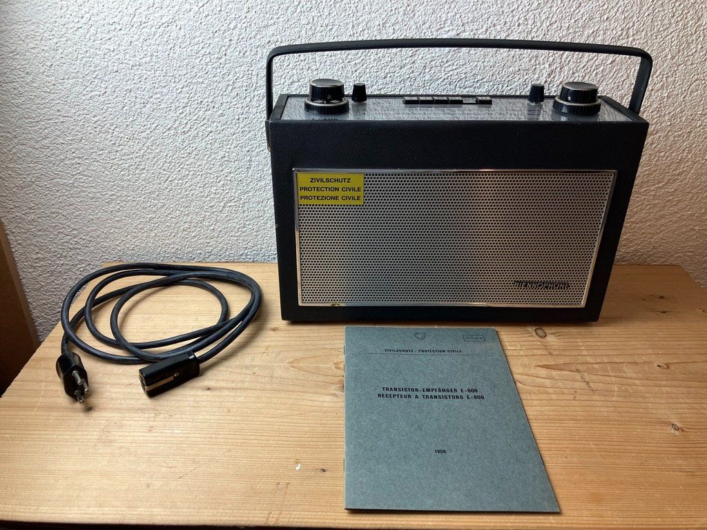 Biennophone Radio: Biennophone Transistor Empfänger E-606 Armee / ZSO 1966 – Nuovo (secondo la descrizione) da Fislisbach venduto da Promo