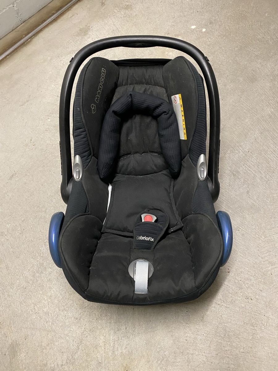 Maxi-Cosi Seggiolini per auto: Maxi-Cosi Babysitz Cabrio Fix, gepflegter Zustand – Usato da Rapperswil SG venduto da Mtron 3