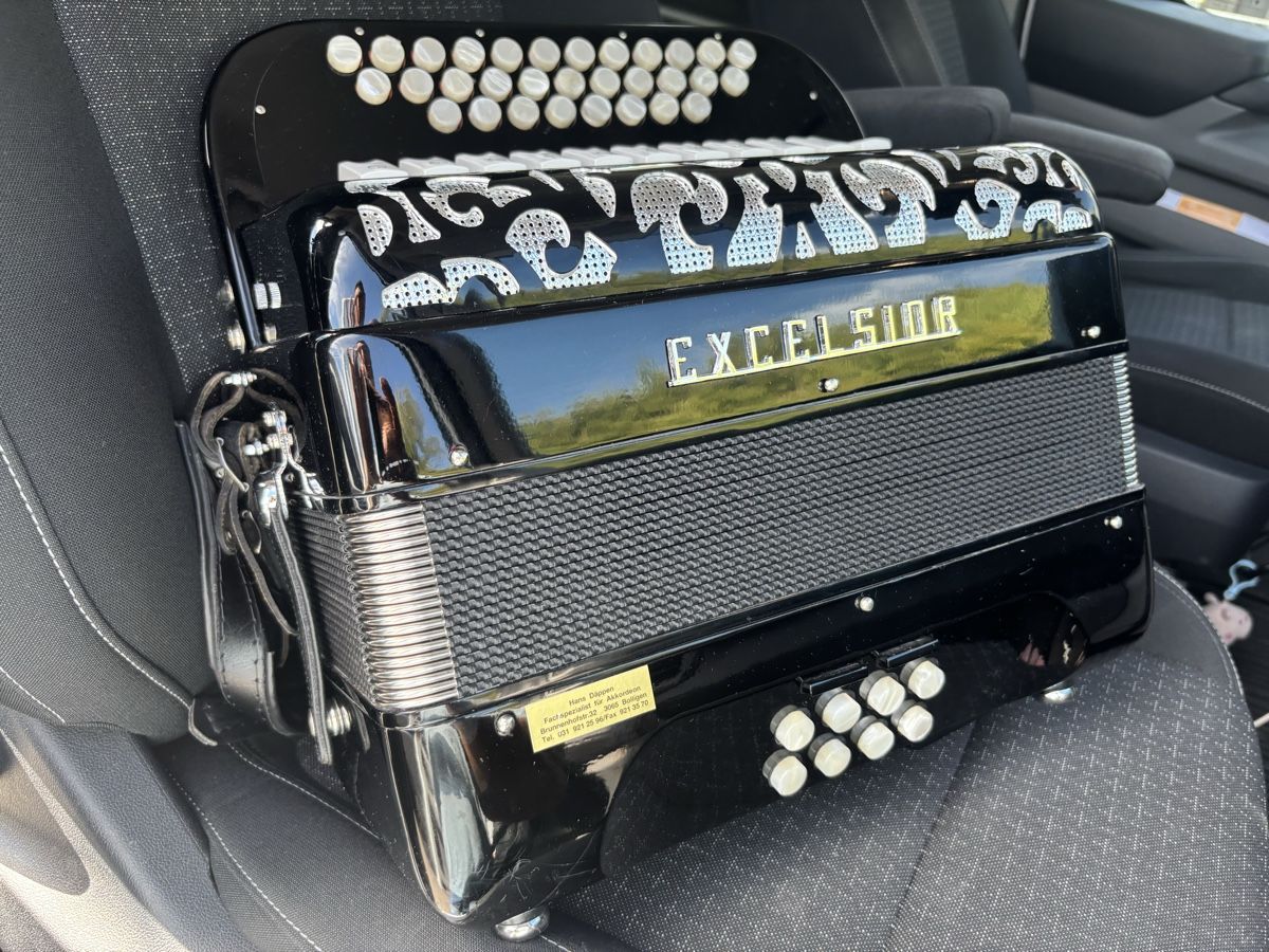 Excelsior Strumenti musicali: Akkordeon Excelsior 4Chörig  – Usato da Horw venduto da Oergeli0074 3