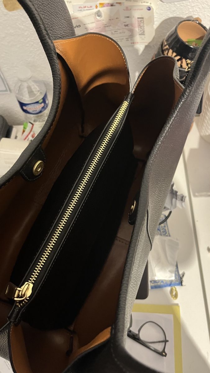 Coach Borse da donna: Black Coach Lana Bag – Nuovo (secondo la descrizione) da Le Grand-Saconnex venduto da afi_tl2b 2
