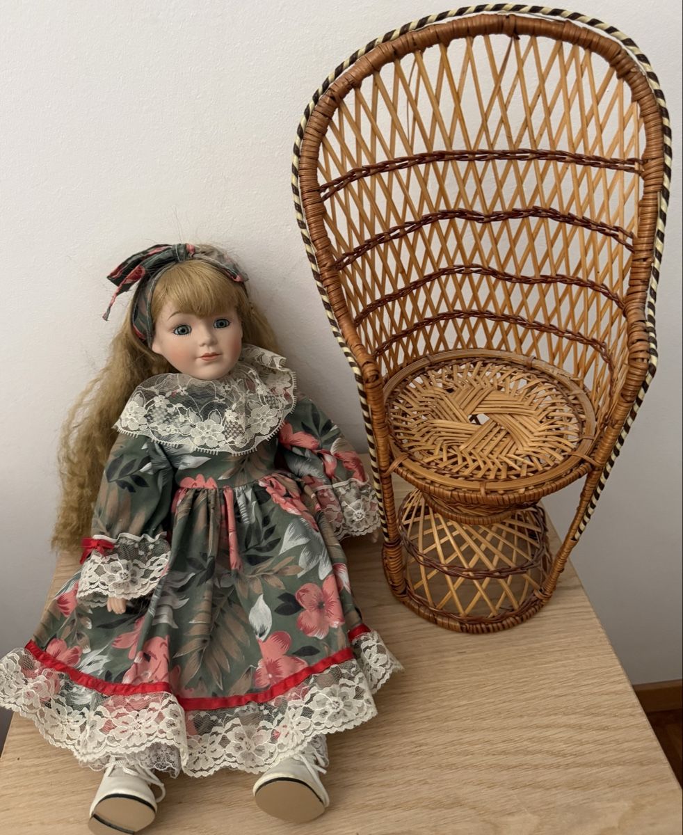 Bambole: Poupée de collection  – Usato da Vésenaz venduto da NORA1325 3