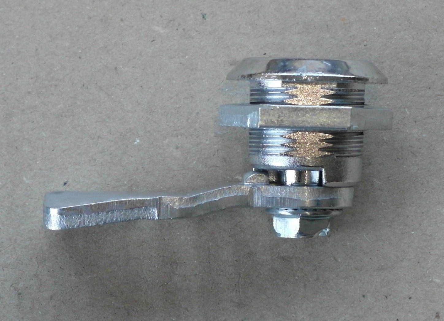 Lucchetti: Vorreiber / Verschluss EMKA Doppelbart 3 mm – Nuovo e nell'imballaggio originale da Däniken SO venduto da _Pharao_ 1