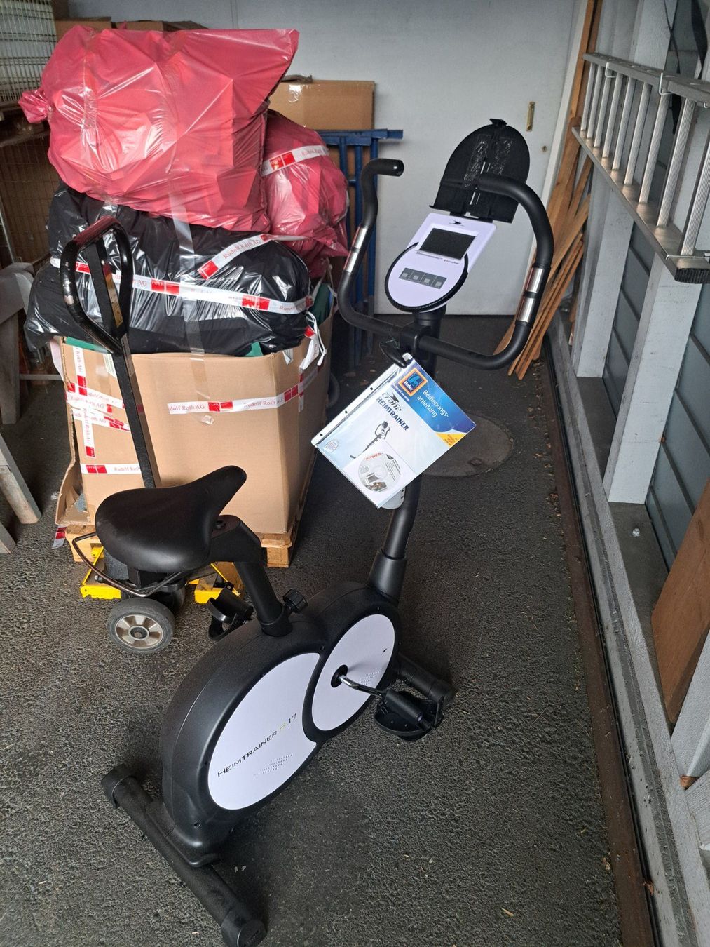 Hometrainer: Hometrainer - Fast neu und unbenutzt – Gebraucht aus Thun von dan_5kf6