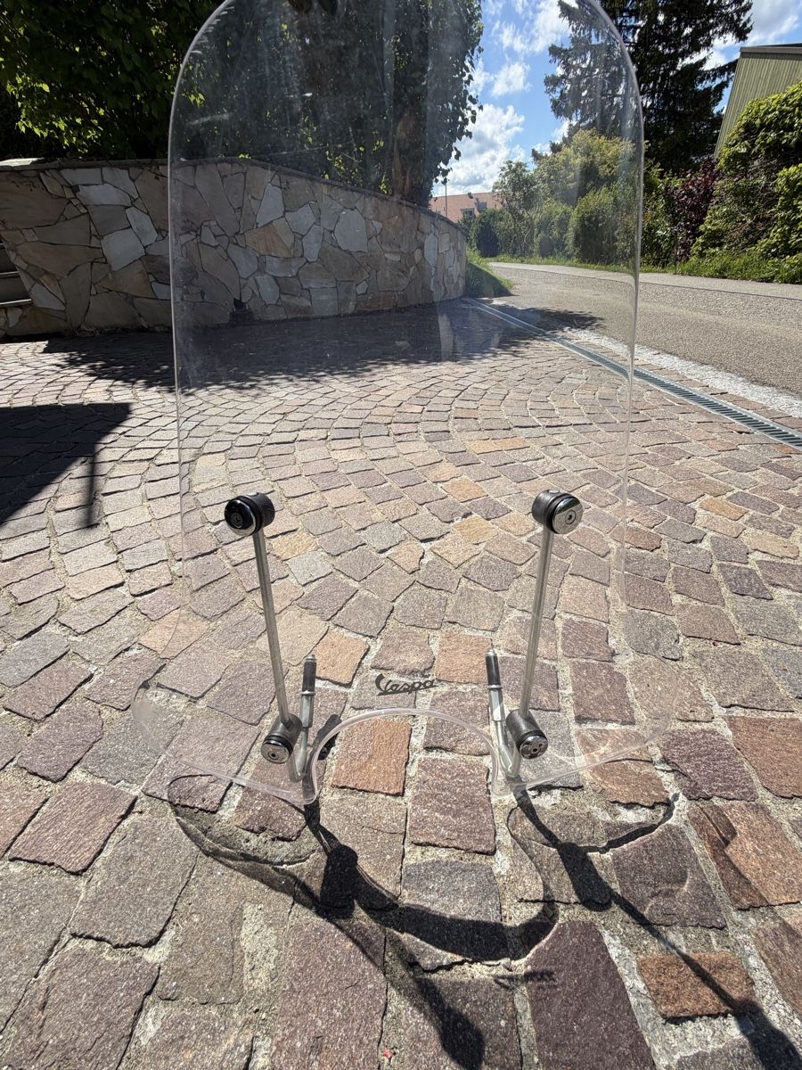 Vespa Tutti pezzi di ricambio per scooter: Vespa Windschild GTS – Usato da Nunningen venduto da hubsa 3