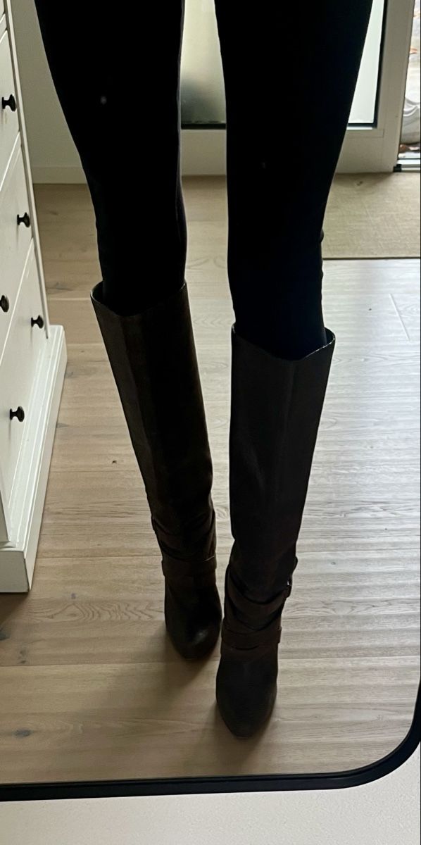 Scarpe da donna: Wunderschöne dunkelbraune Stiefel, schimmernd, Grösse 38.5 – Usato da Pfäffikon SZ venduto da humming-bird 2