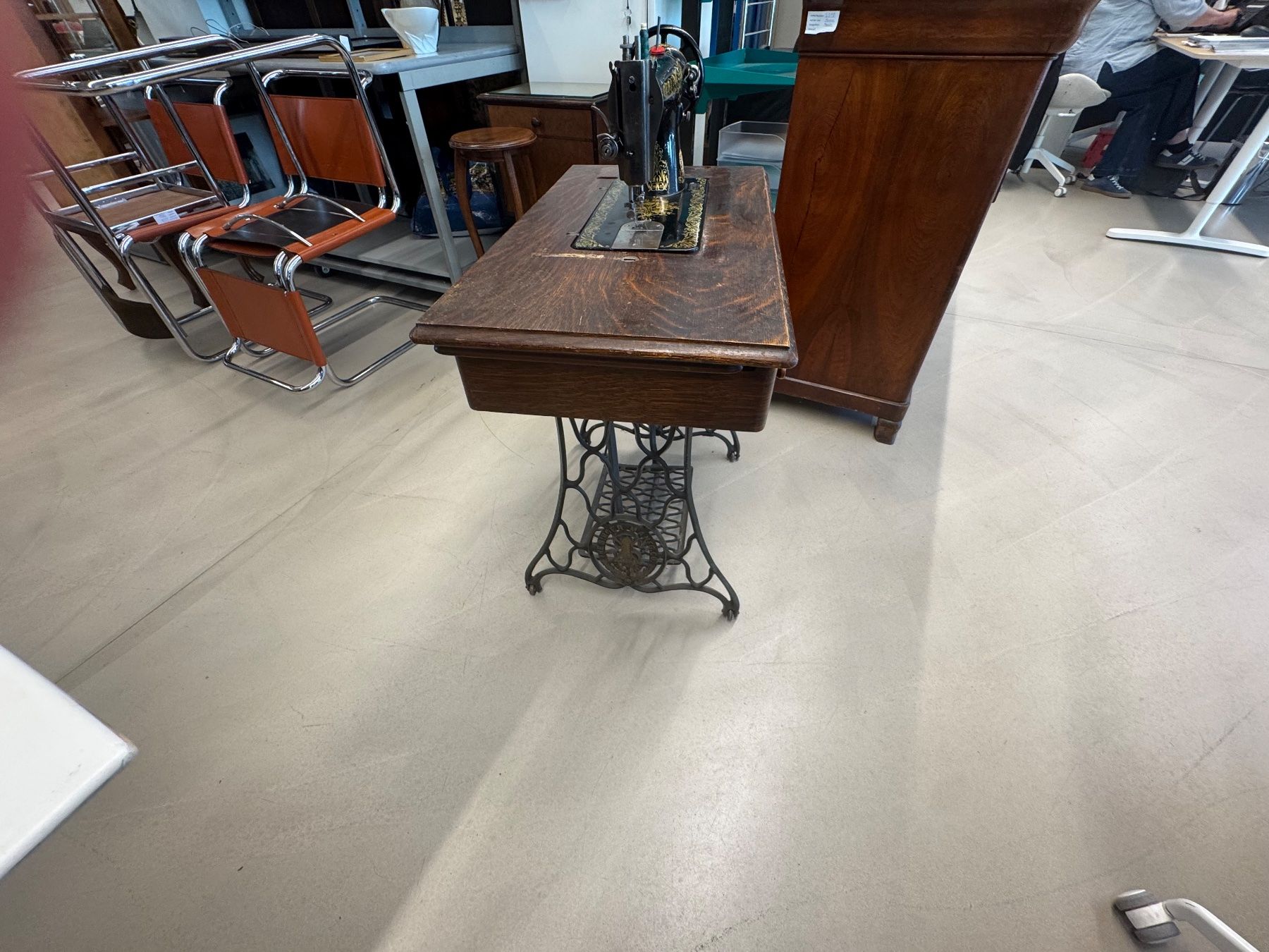 Singer Nähmaschinen: Antike Singer Nähmaschine S358 – Gebraucht aus Basel von B.W.B. 3