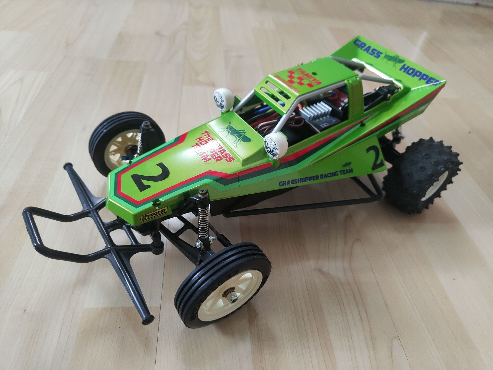 Tamiya Modellismo RC: Tamiya The Grasshopper Candy Green Edition – Nuovo (secondo la descrizione) da Reichenburg venduto da BEFunPower