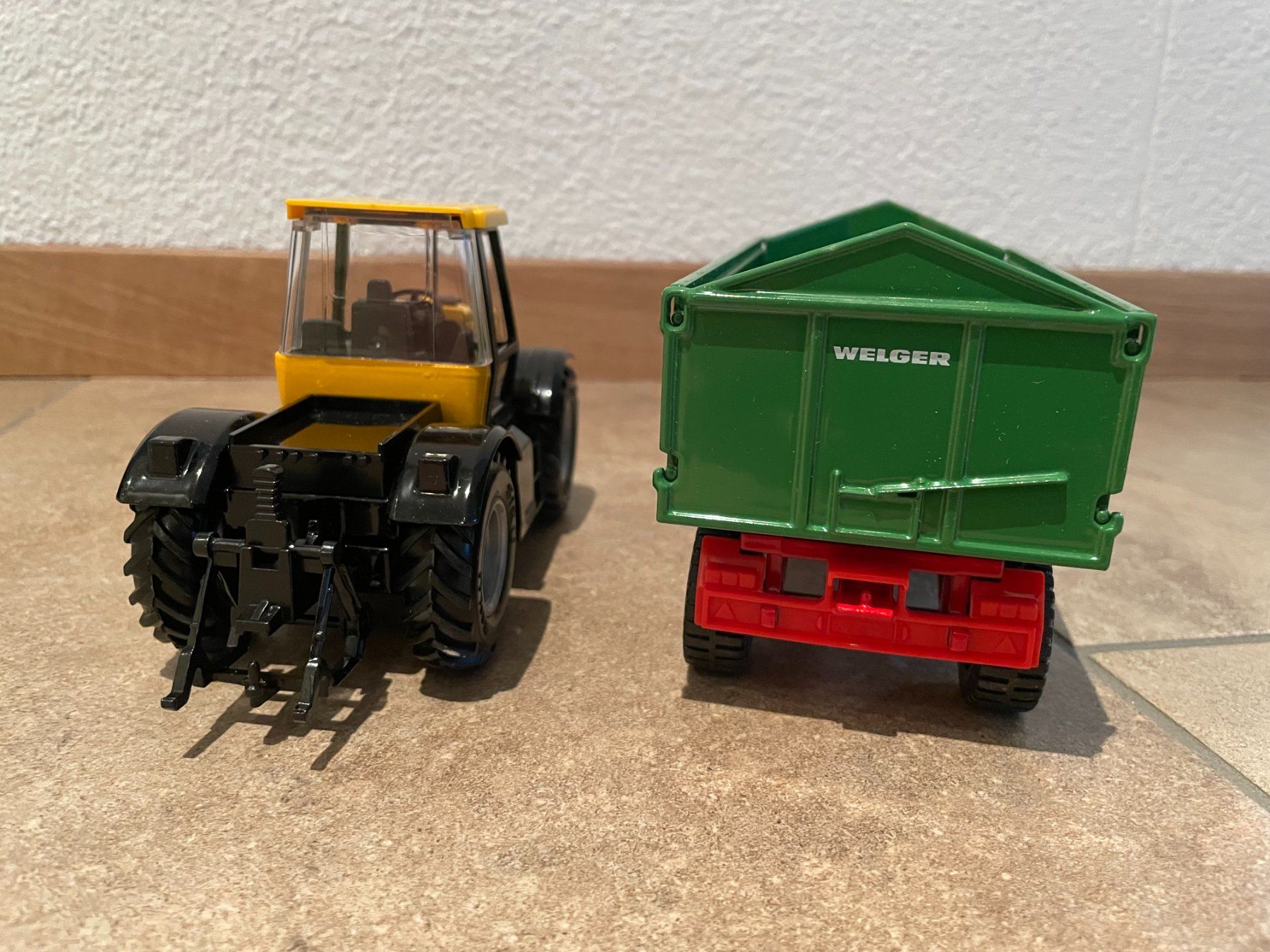 Jcb Traktoren: SIKU JCB 2150 Fastrac mit Welger – Neu und originalverpackt aus Kreuzlingen von Stefan1150 3