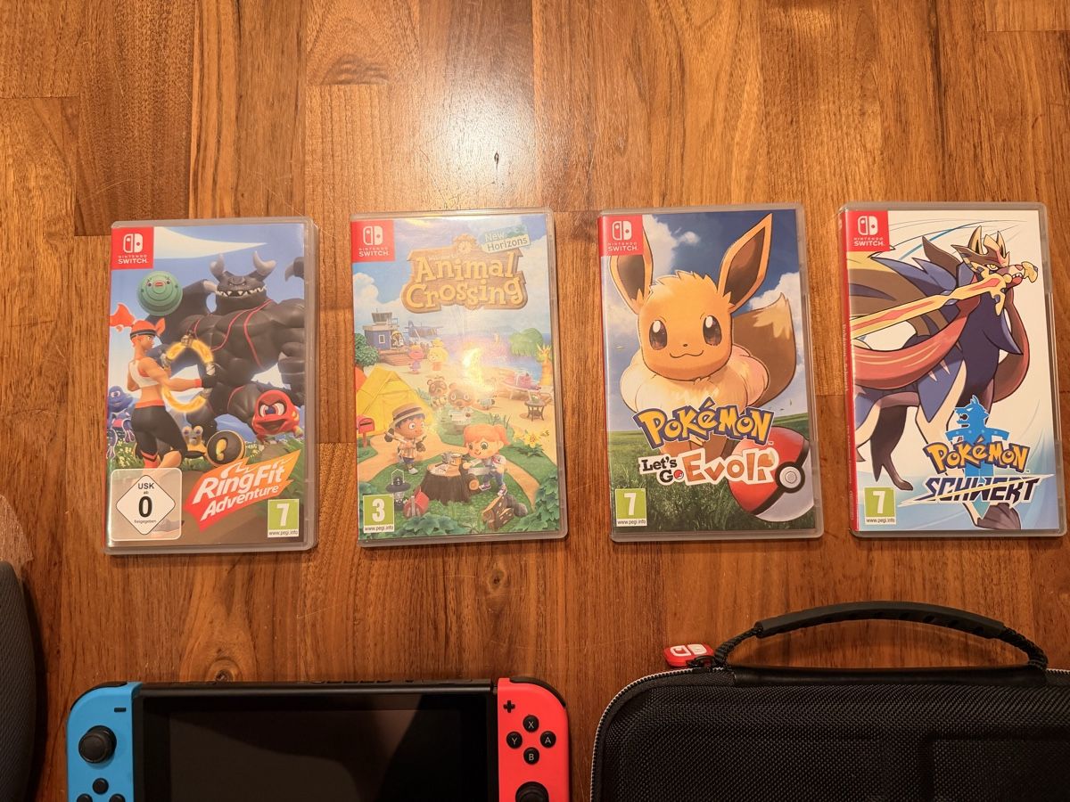 Nintendo Consoles: Nintendo Switch Set + 2 Pro Controller + 4 Spiele – D'occasion à Malters par Sephiroth2th 1