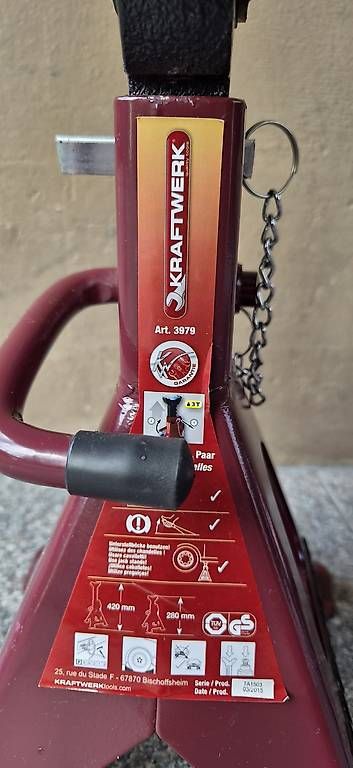 Tutti gli attrezzi: Fahrzeug-Unterstellböcke / – Usato da Horw venduto da Row707 2