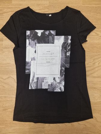 T-Shirt XS von S. Oliver schwarz mit Print *NEU*