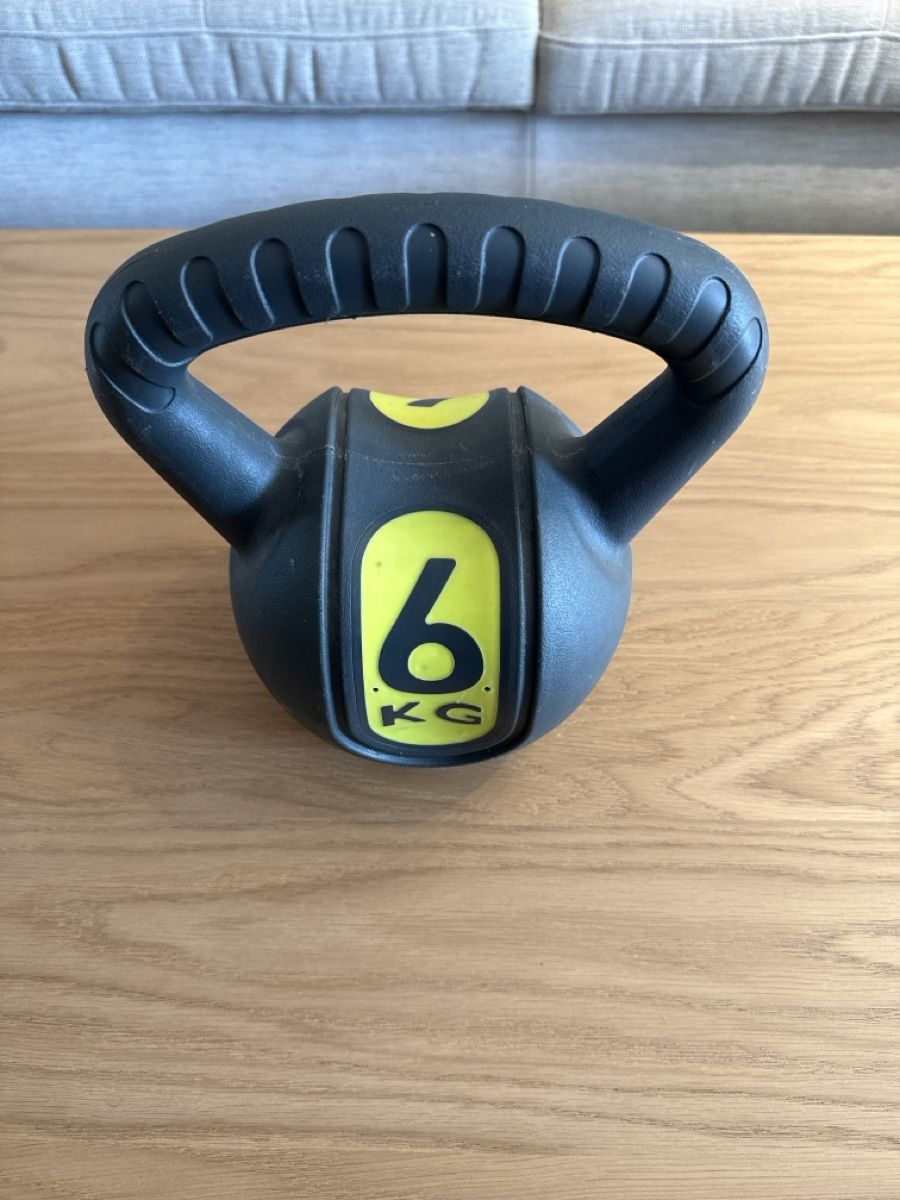 Hanteln & Gewichte: Kettlebell 6 KG  – Gebraucht aus Otelfingen von kar_6rlb