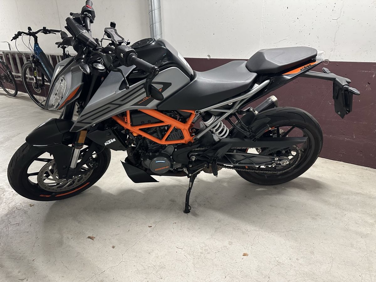 KTM Strada: KTM 125 Duke – Usato da Zürich venduto da hierkommtalex 1