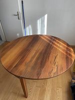 Runder massiver Kirschholztisch