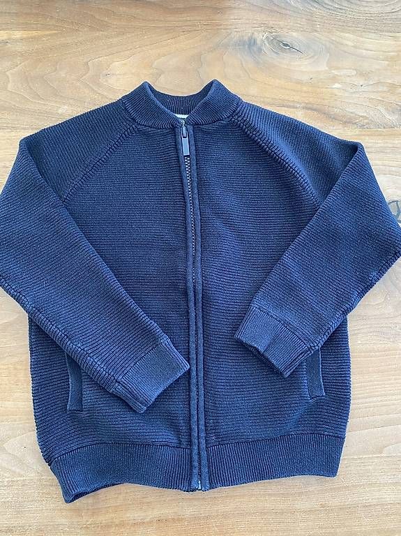 Next Pulls et sweat-shirts: Pullover / Jäggli Next 110 – D'occasion à Biberen par Flocke83