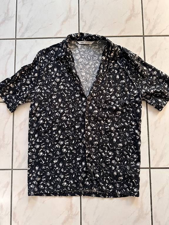 Zara Chemises: Zara Hemd Grösse S – D'occasion à Widnau par dom_d8nm