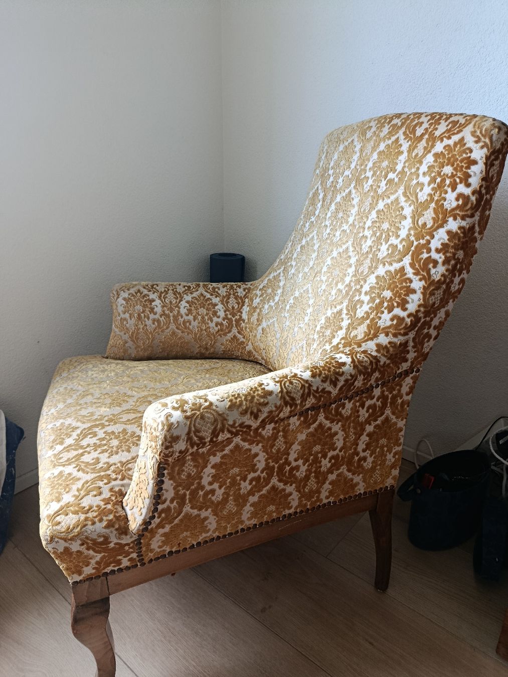 Poltrone: alter Stuhl mit Barockmuster  – Usato da Einigen venduto da Jasmin9090 1