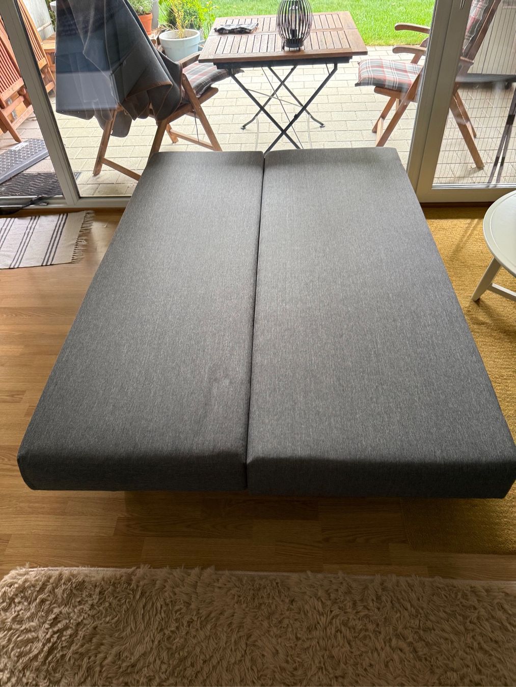 Divani: Top Zustand: Graues Schlafsofa mit Bettfunktion – Usato da Römerswil LU venduto da and_v985 2