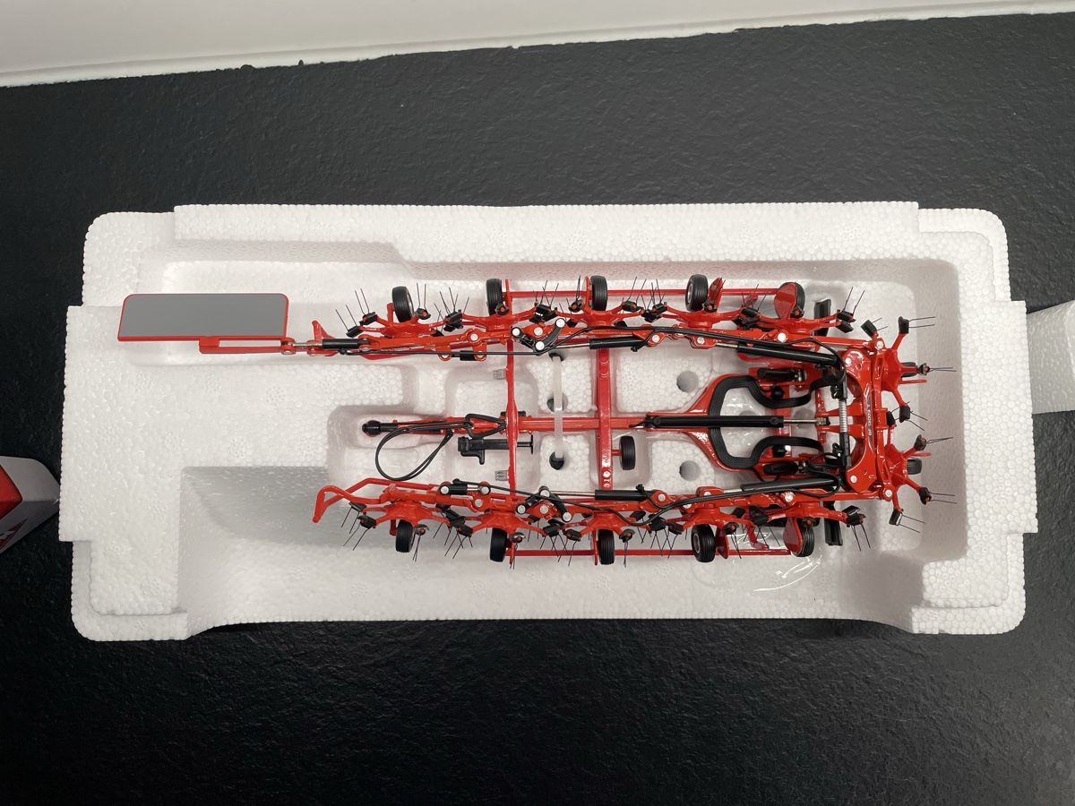Kit di modellismo & Modellini statici: Kuhn GF 13003 T 1:32 – Nuovo e nell'imballaggio originale da Vionnaz venduto da jul_zx5m 2