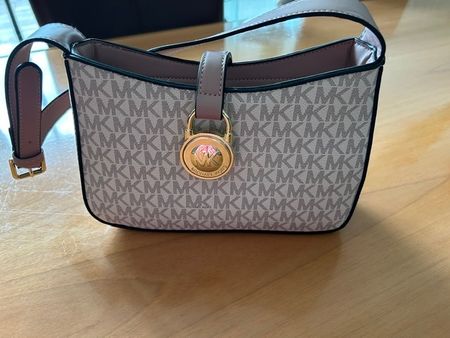 kleine Michael Kors Tasche rosa