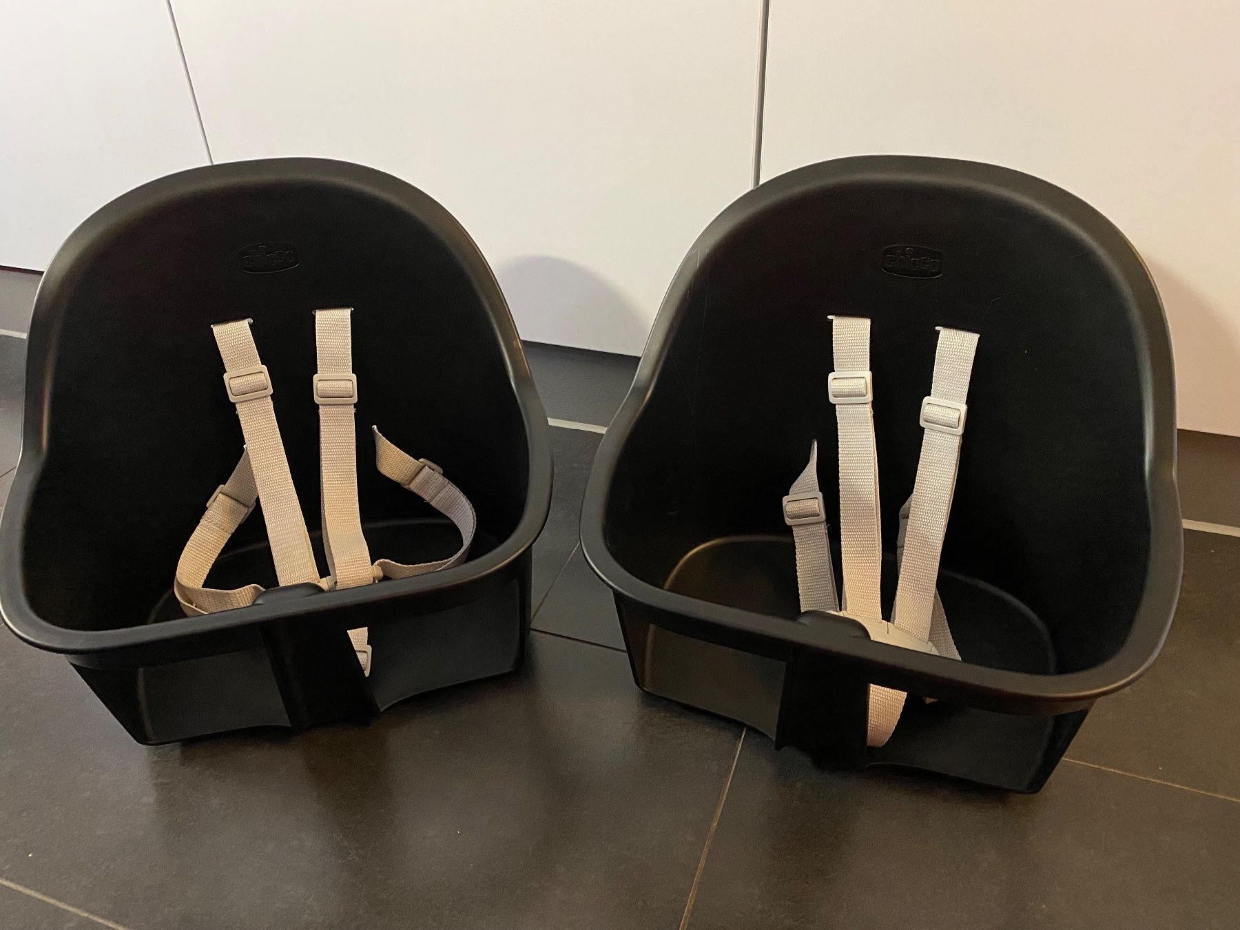 Chicco Seggioloni: 2 CHICCO Kinder-Hochstühle Crescendo Lite schwarz – Usato da Bern venduto da Mondol 3