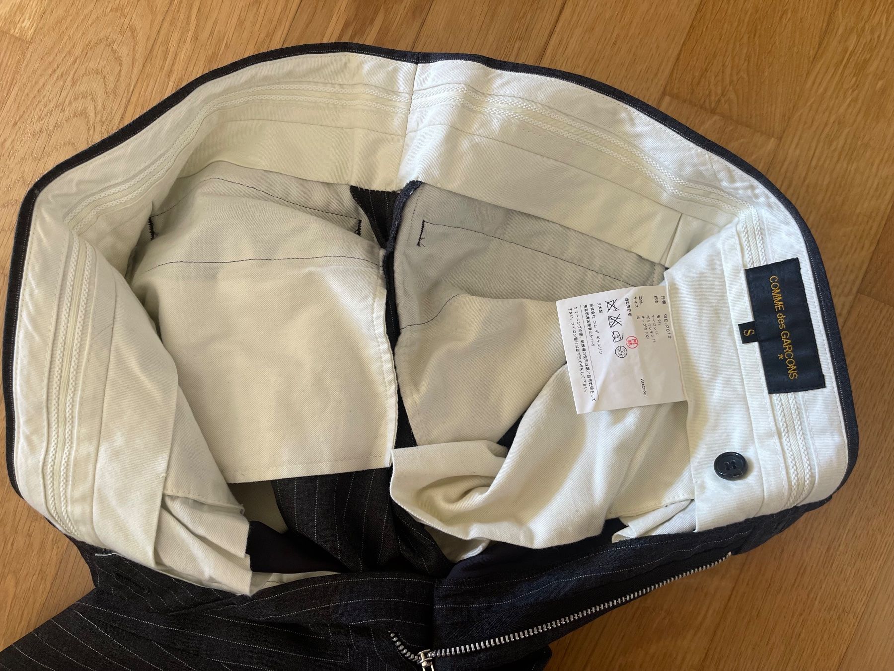 Pantaloni: Comme des Garcons pinstripe Hose – Usato da Zürich venduto da Keks18 2