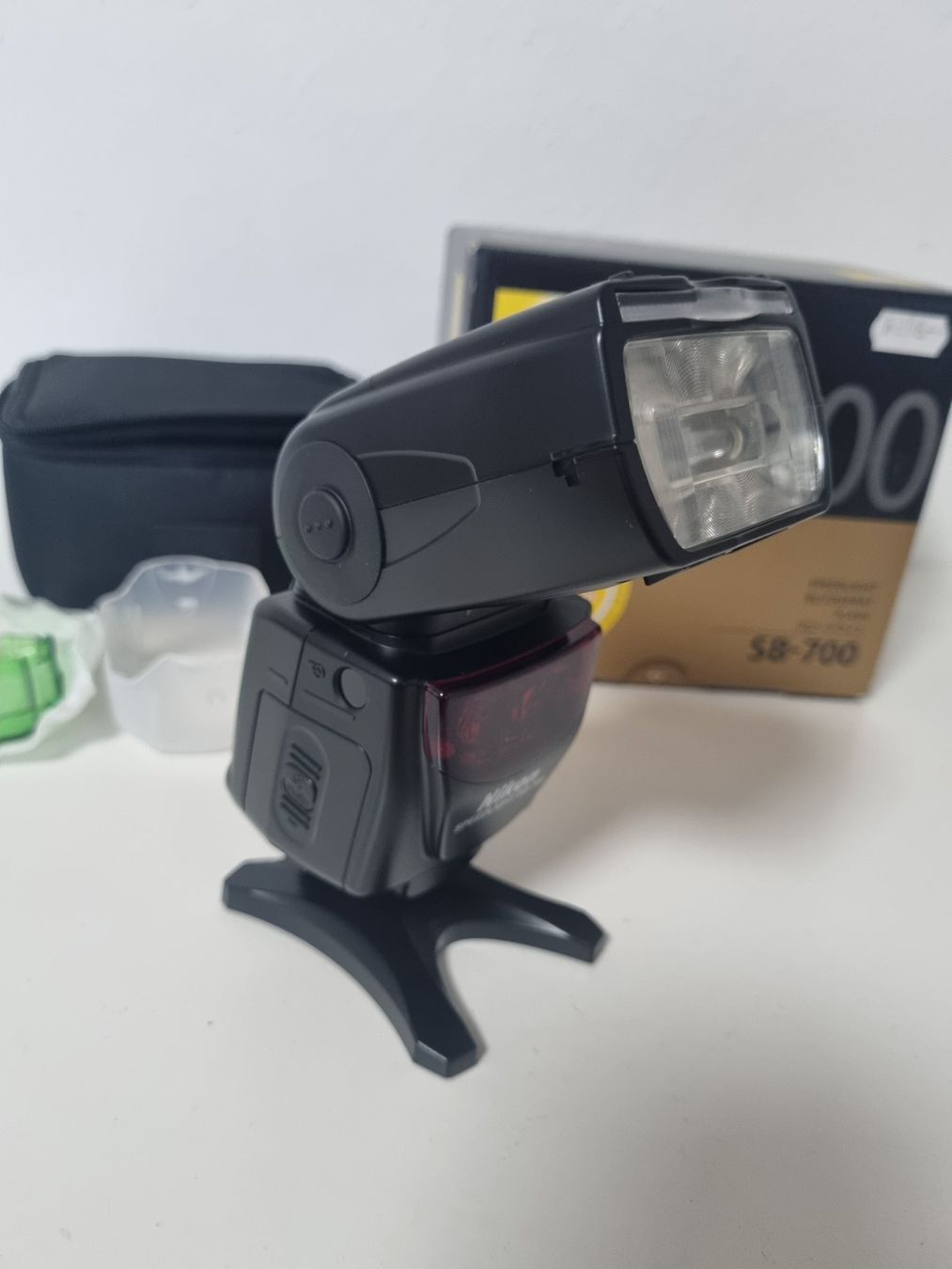 Nikon Blitze: Nikon Speedlight Blitzgerät SB-700 – Gebraucht aus Rhäzüns von D-VA 2