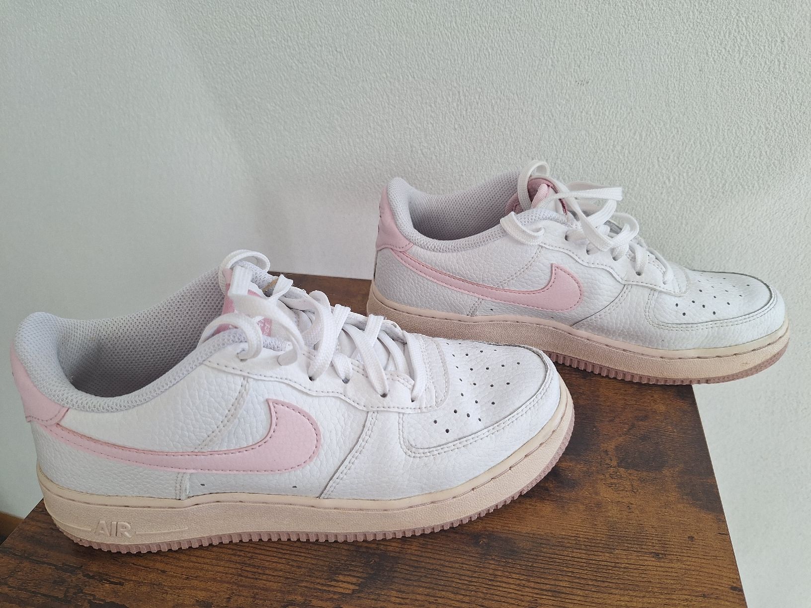 Nike Chaussures femmes: nike air rosa – D'occasion à Mumpf par SwissDi 1